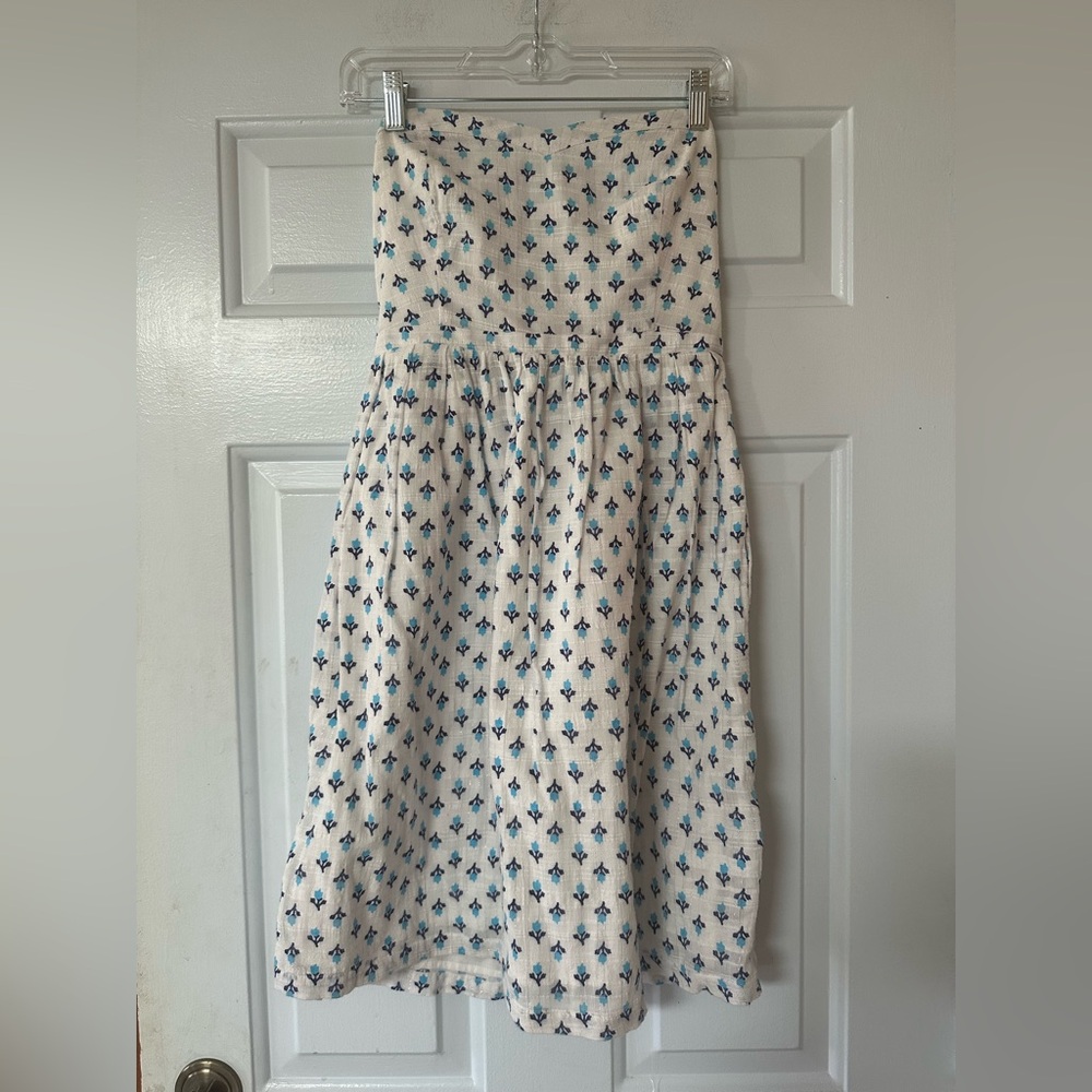 Vintage Old Navy cotton strapless dress white blue floral. Size 6.